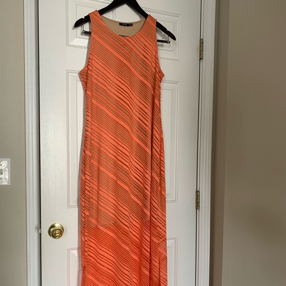 Maxi dress elegant body hugging with slit